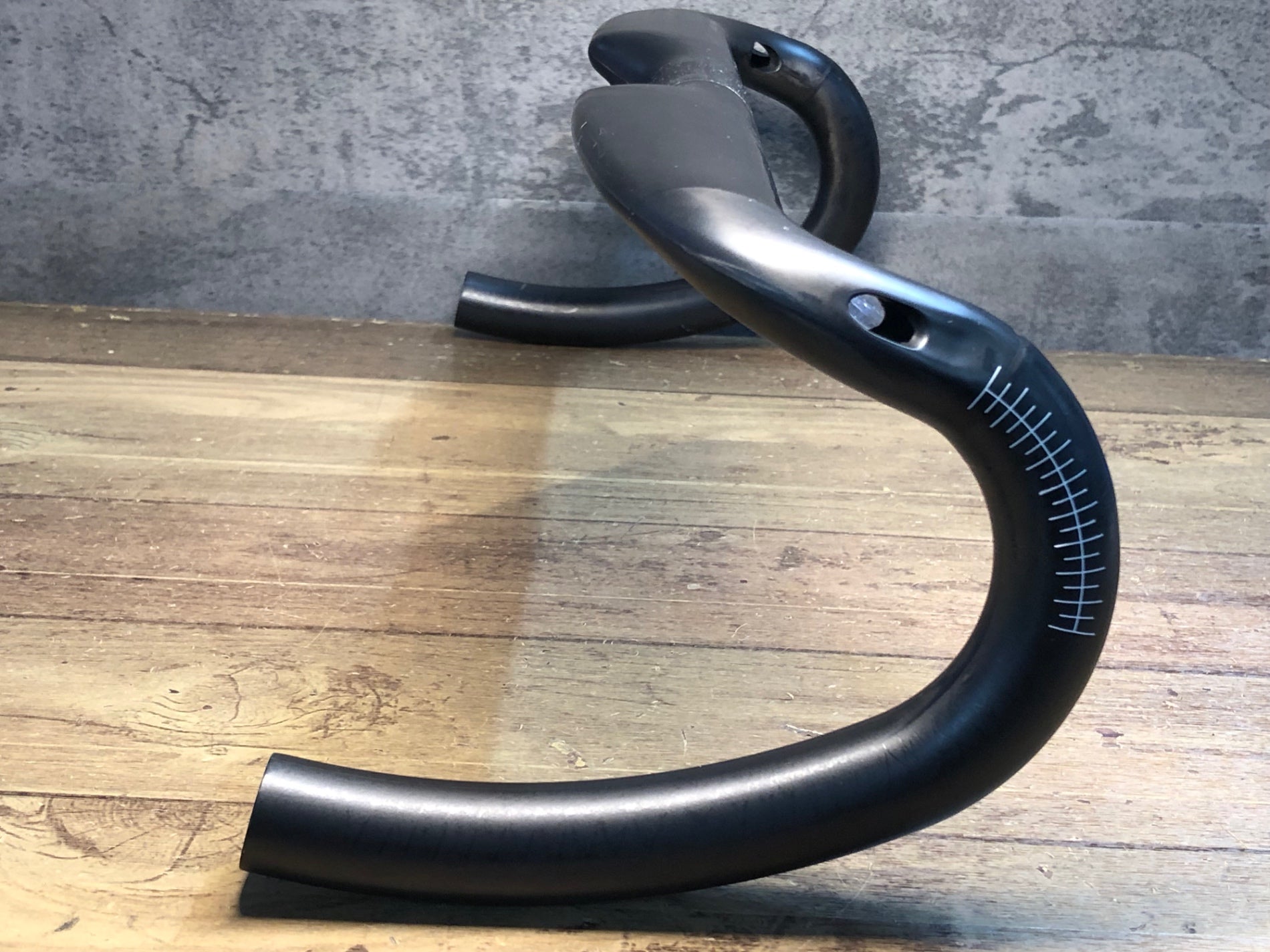 IZ249 フェルト FELT DEVOX AERO カーボンドロップハンドル φ31.8