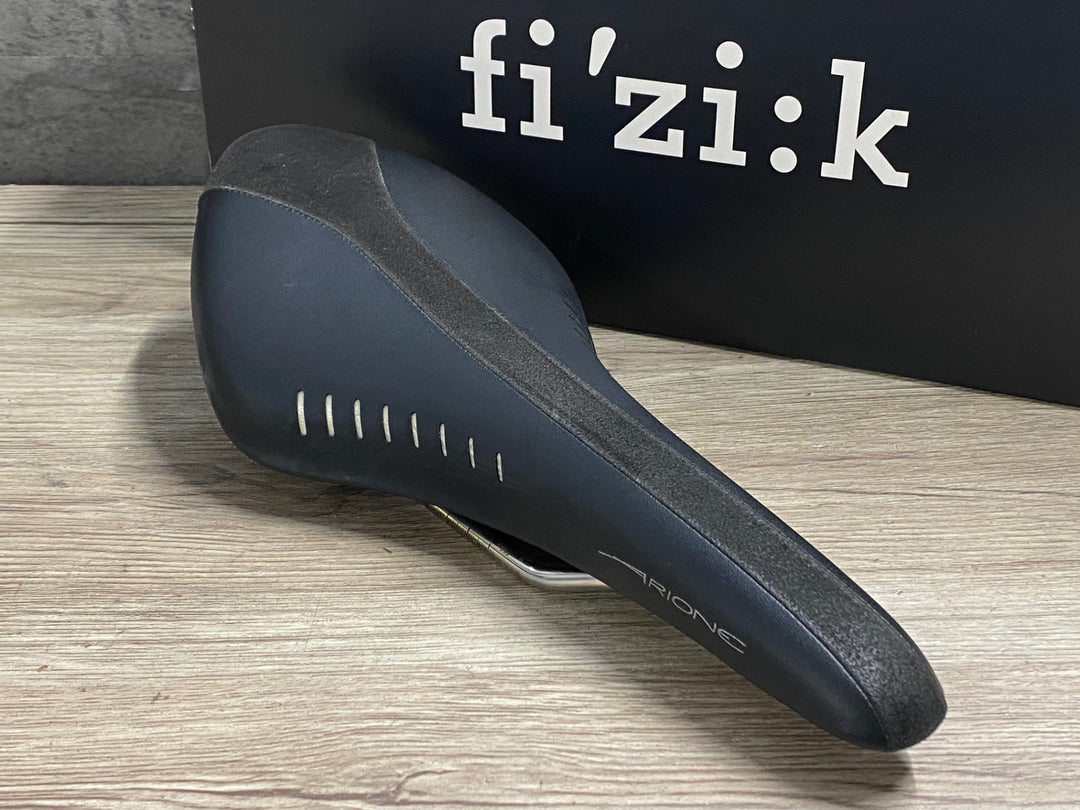 KQ627 フィジーク fizik ANTARES R3 サドル 黒 kiumレール