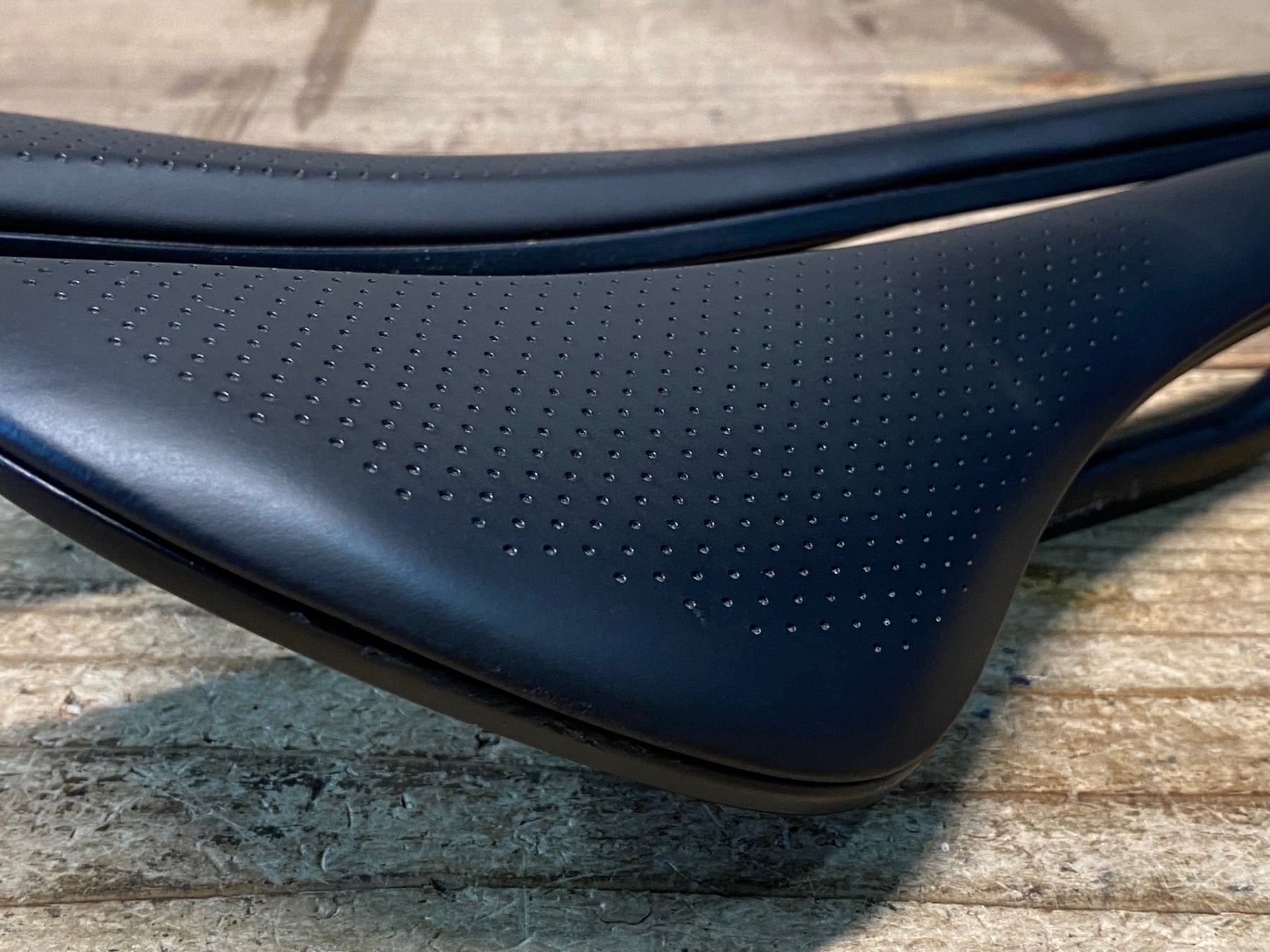 JP895 ボントレガー BONTRAGER AEOLUS PRO サドル カーボンレール