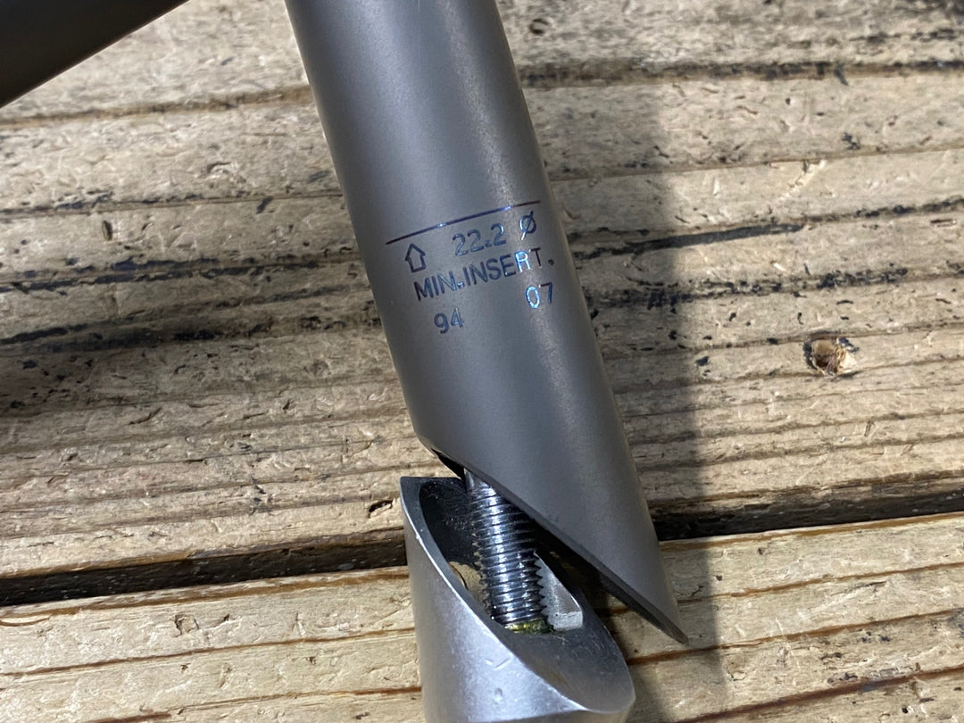KJ079 ITM AGGRESSOR TITANIUM 3AL スレッドステム Φ25.8 120mm