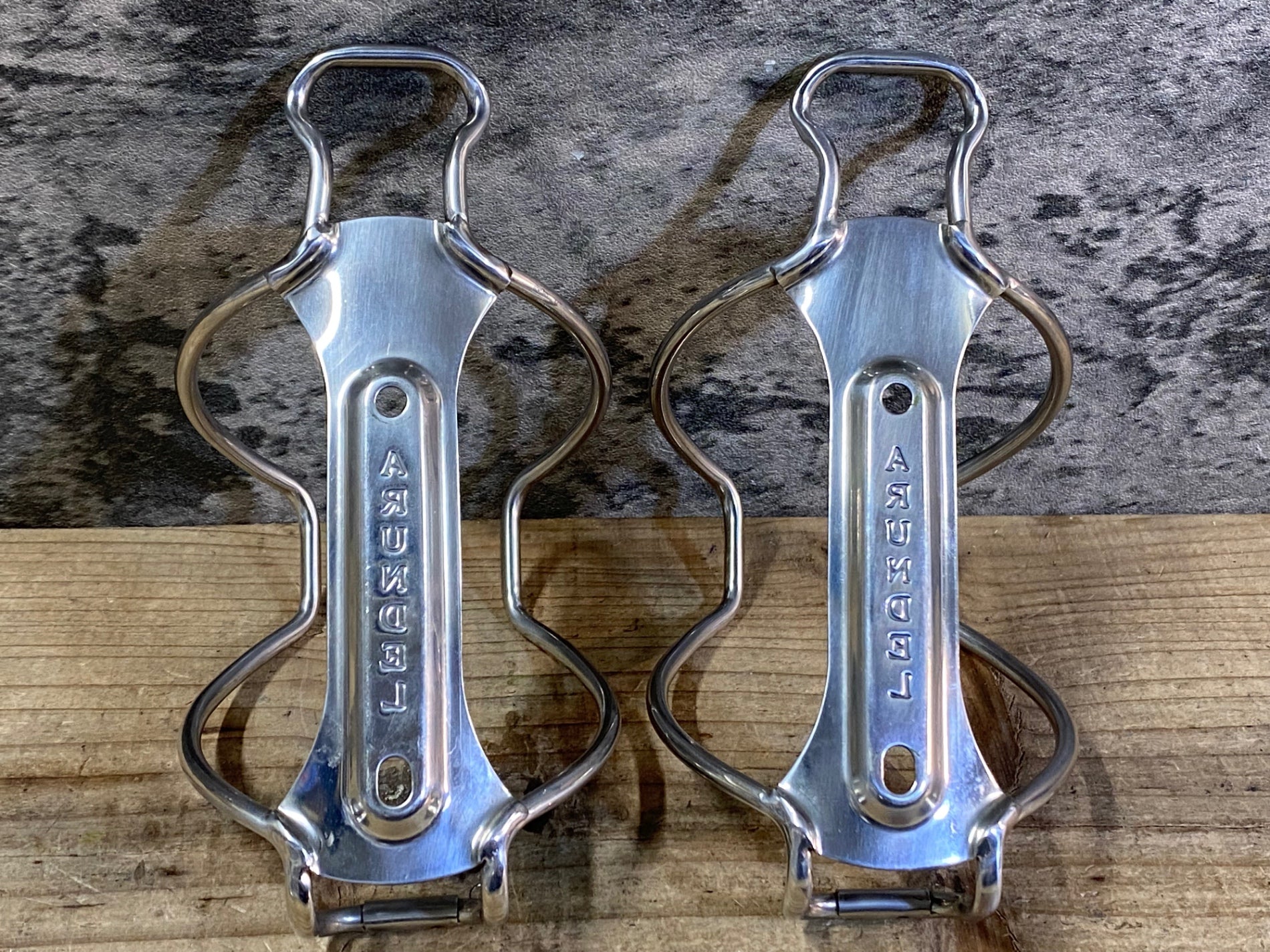 JP362 アランデル ARUNDEL ステンレス ボトルケージ ペア – BICI AMORE