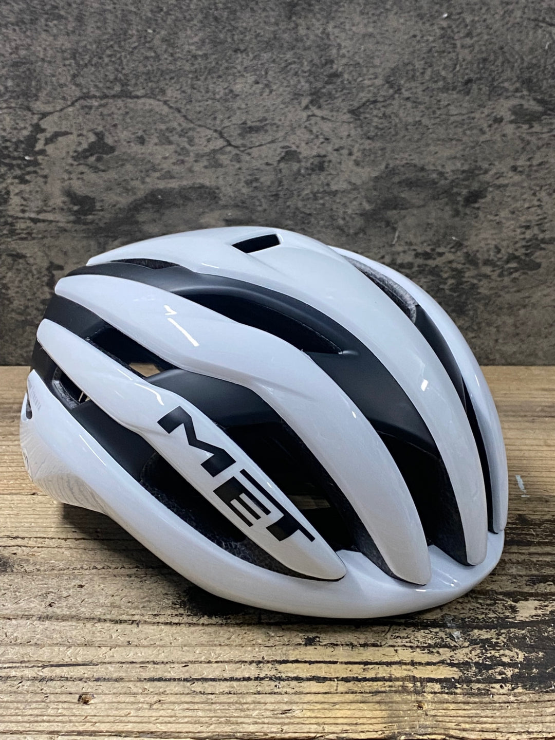 KJ714 メット MET トレンタ M126 TRENTA MIPS サイクルヘルメット L 白 2025/05製造
