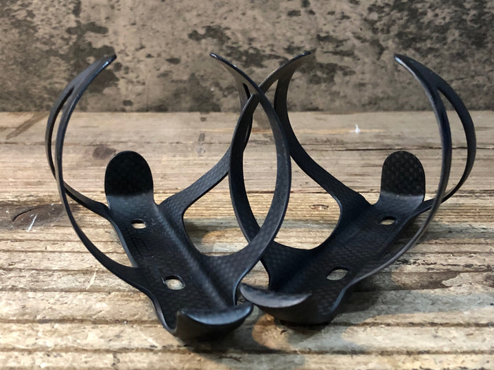 JW905 スパカズ SUPACAZ FLY CAGE CARBON カーボン ボトルケージ 黒 2個セット