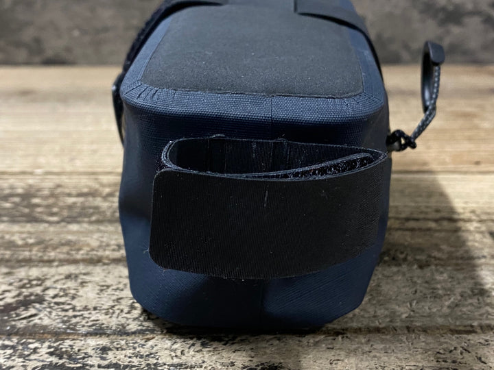 JQ802 ラファ Rapha サドルバッグ 黒