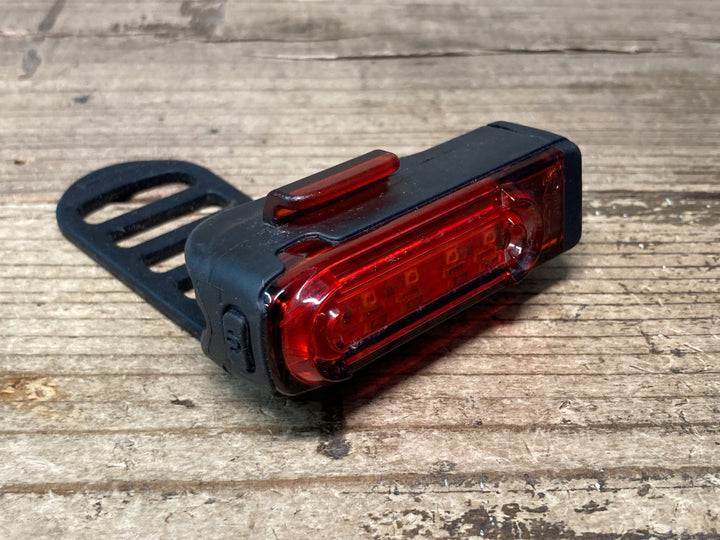JM575 レザイン LEZYNE STRIP ALERT 300 PRO リアライト 点灯確認済