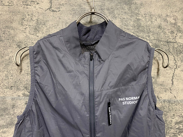 KA512 パスノーマルスタジオ PAS NORMAL STUDIOS ESSENTIAL INSULATED GILET ジレ サイクルベスト グレー M
