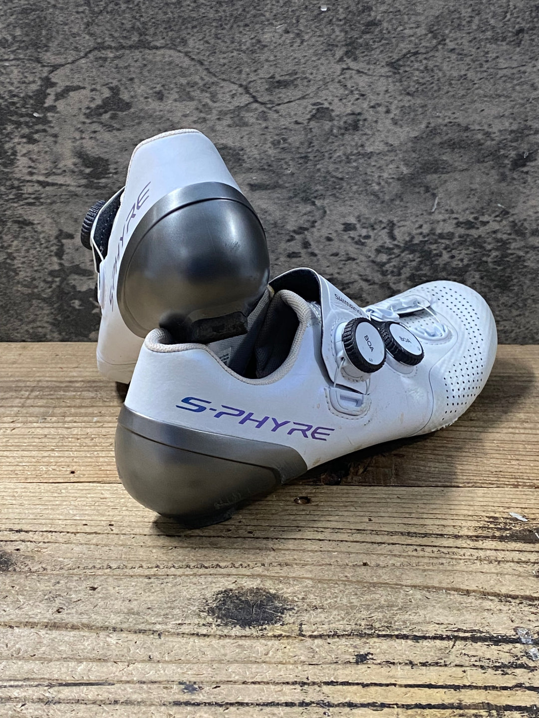 KP099 シマノ SHIMANO S-PHYRE SH-RC902M ビンディングシューズ 白 EU42 3穴 ※右に僅かに穴
