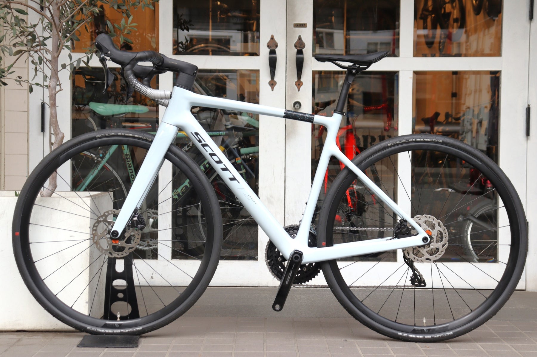 SCOTT ロードバイク ホワイト/グリーン 700C Shimano105 スコット SCOTT アディクト ADDICT 50 2025モデル Sサイズ シマノ 105