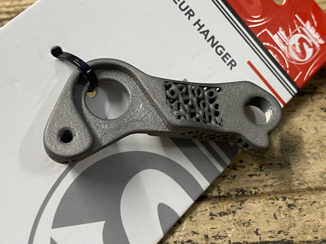 KH857 シリカ SILCA TITANIUM DERAILLEUR HANGER PINARELLO DISCロード用 チタン