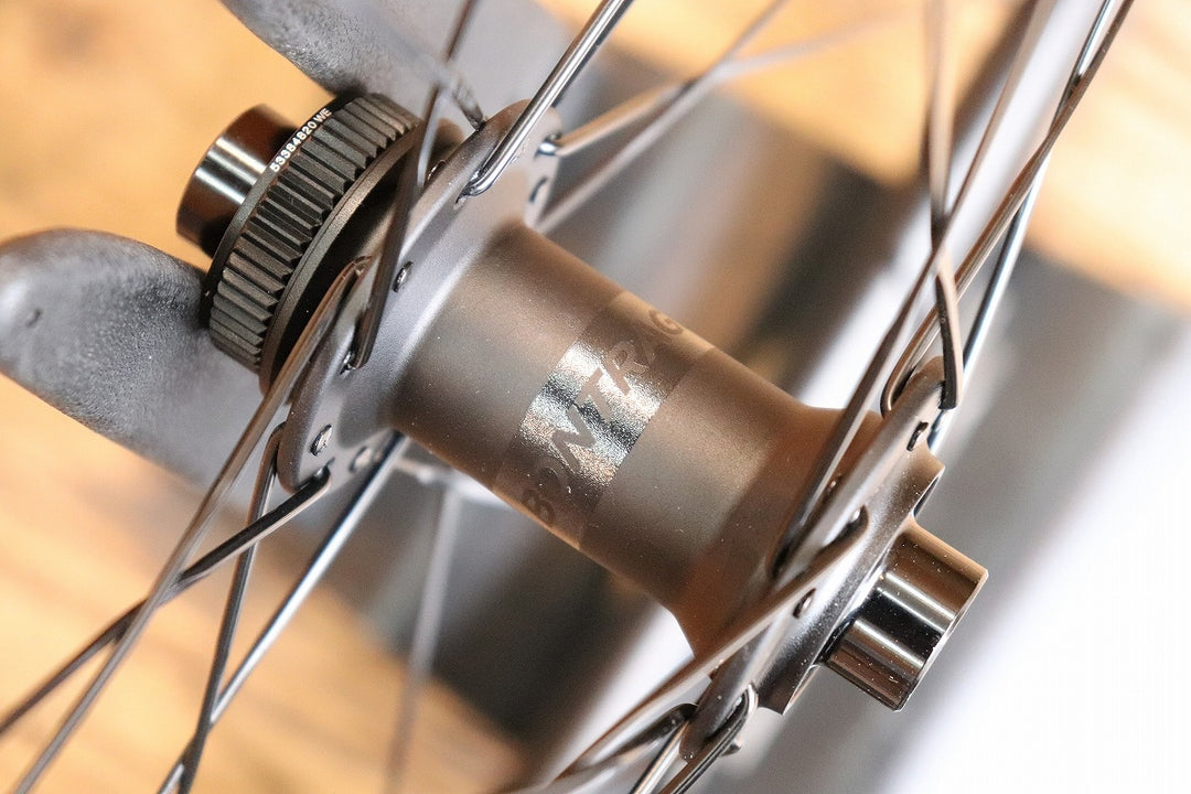 ボントレガー BONTRAGER アイオロス AEOLUS ELITE 50 カーボン チューブレスレディ ホイールセット シマノ11S/12S 【芦屋店】