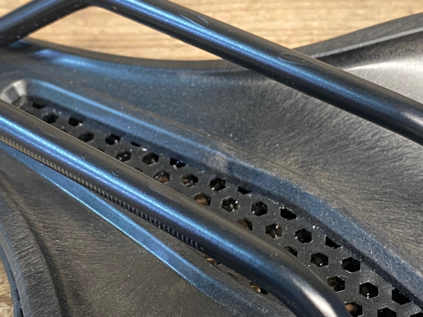 JK601 スペシャライズド SPECIALIZED POWER PRO MIRROR サドル 黒
