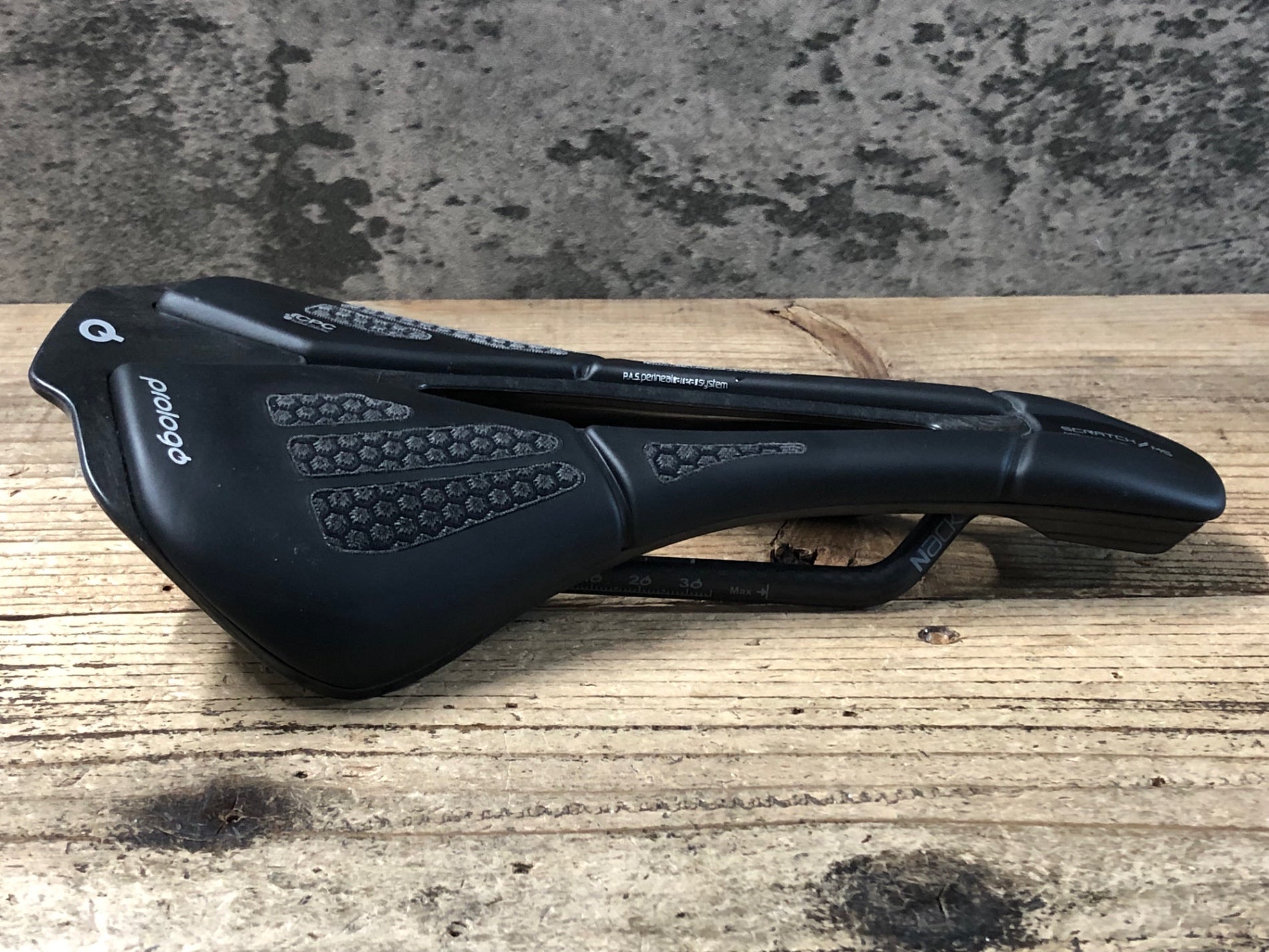 JJ599 プロロゴ prologo SCRATCH M5 PAS NACK サドル 140mm 黒
