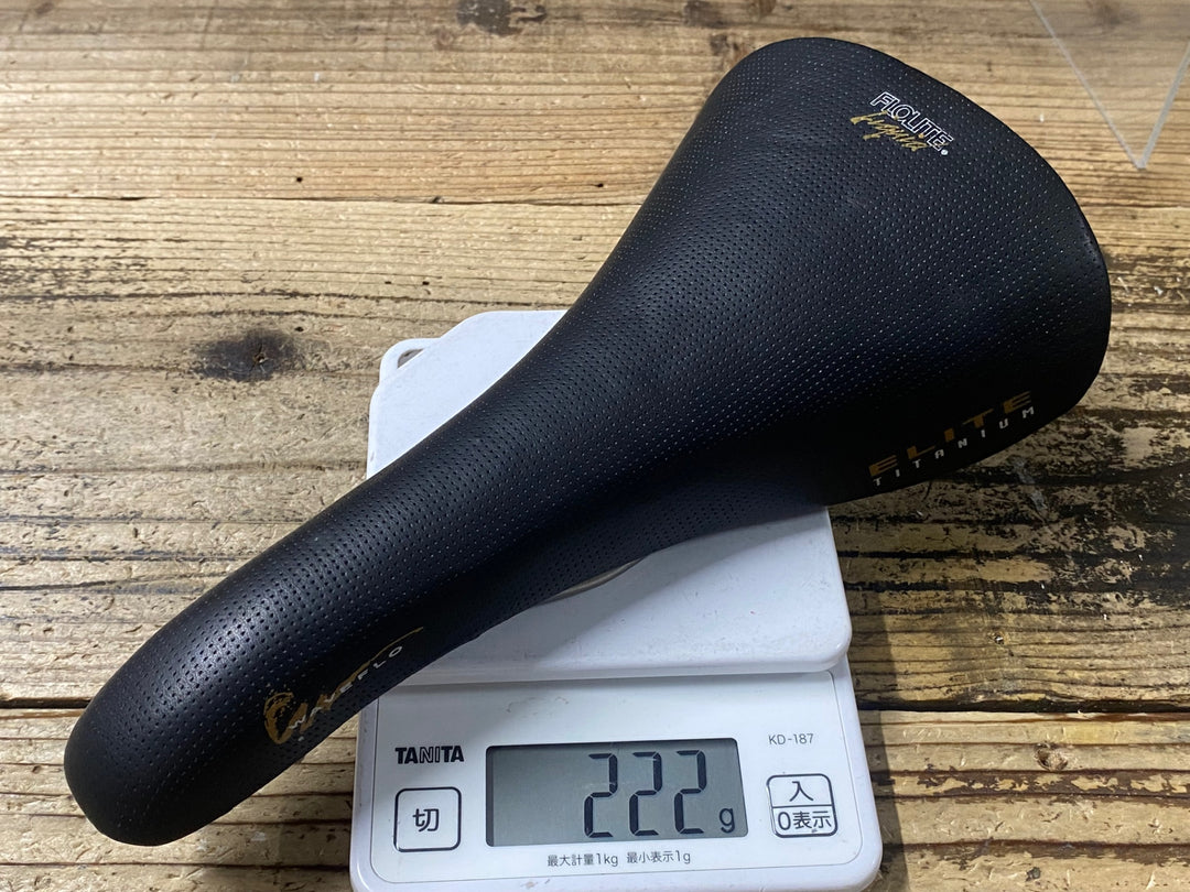 KJ064 FLOLITE WAVEFLO ELITE TITANIUM サドル 黒