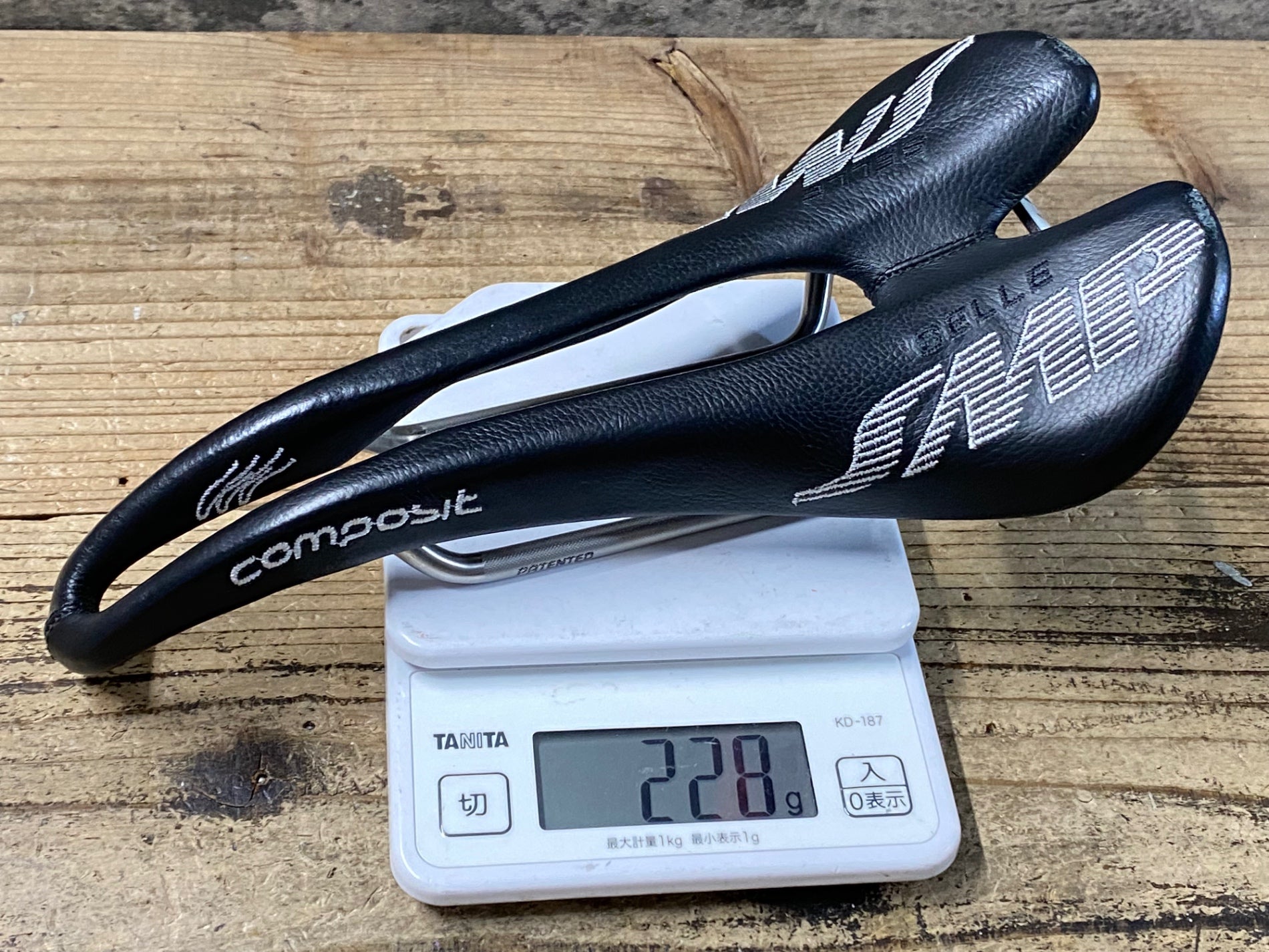 KI144 SELLE SMP composite サドル 黒 aisi 304 Tubeレール – BICI