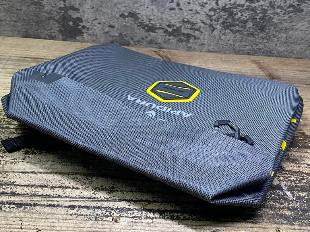 JN653 アピデュラ APIDURA エクスペディション アクセサリーポケット
