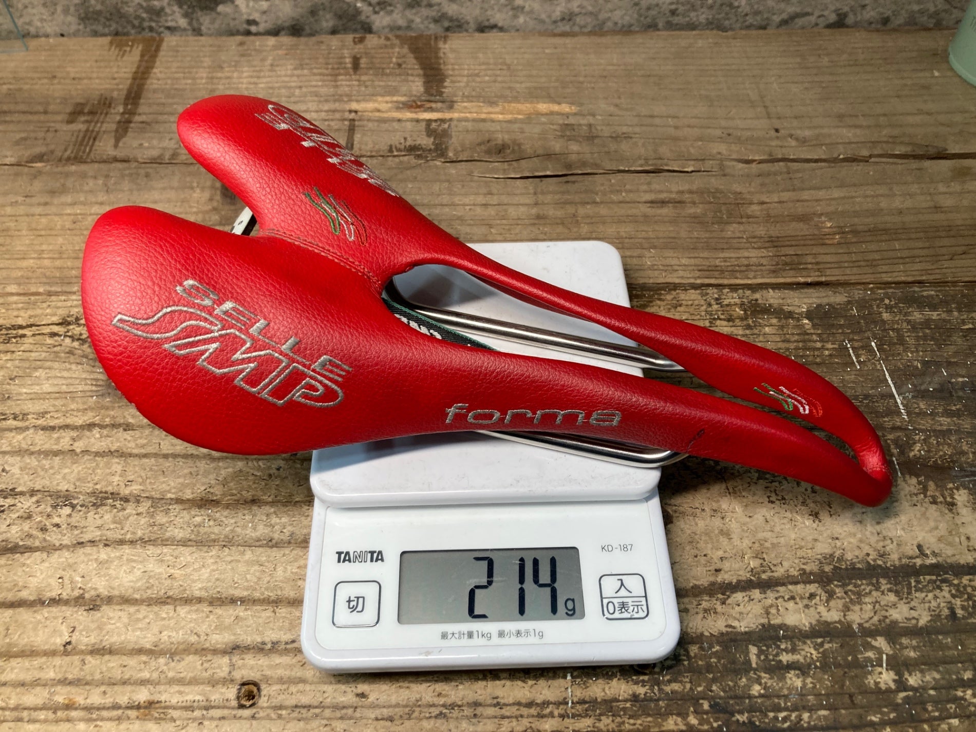 JP186 SELLE SMP forma サドル 赤 inox tube 136mm – BICI AMORE