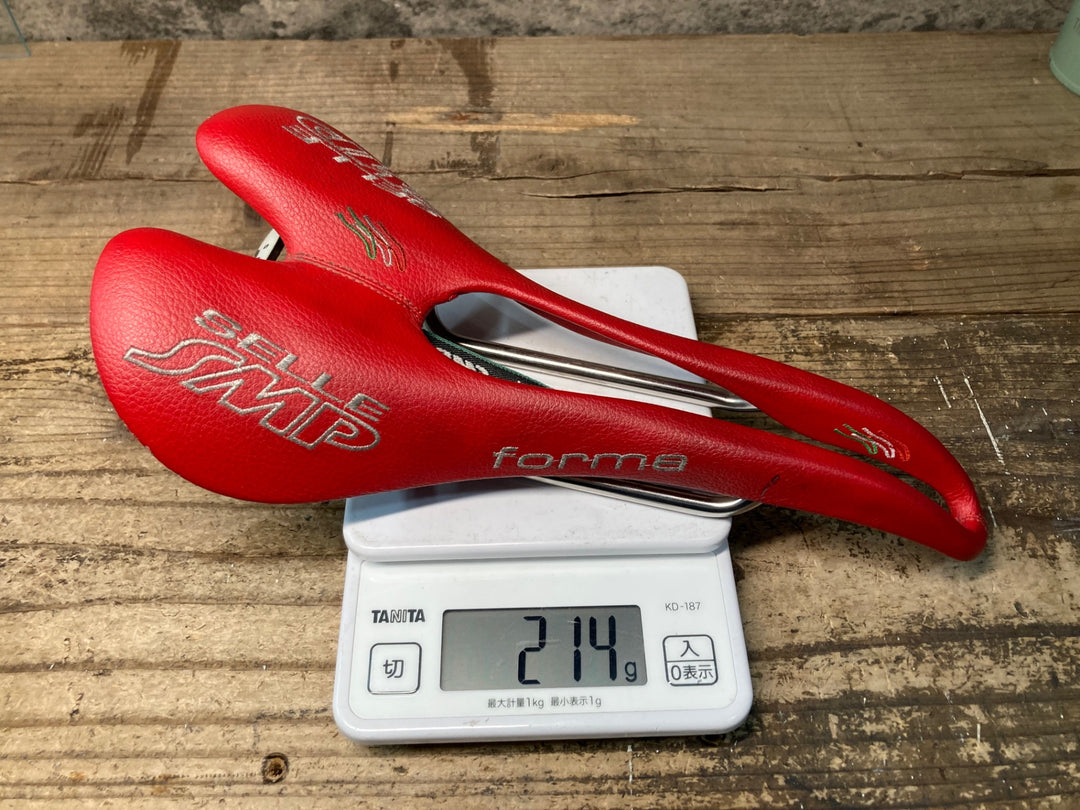 JP186 SELLE SMP forma サドル 赤 inox tube 136mm