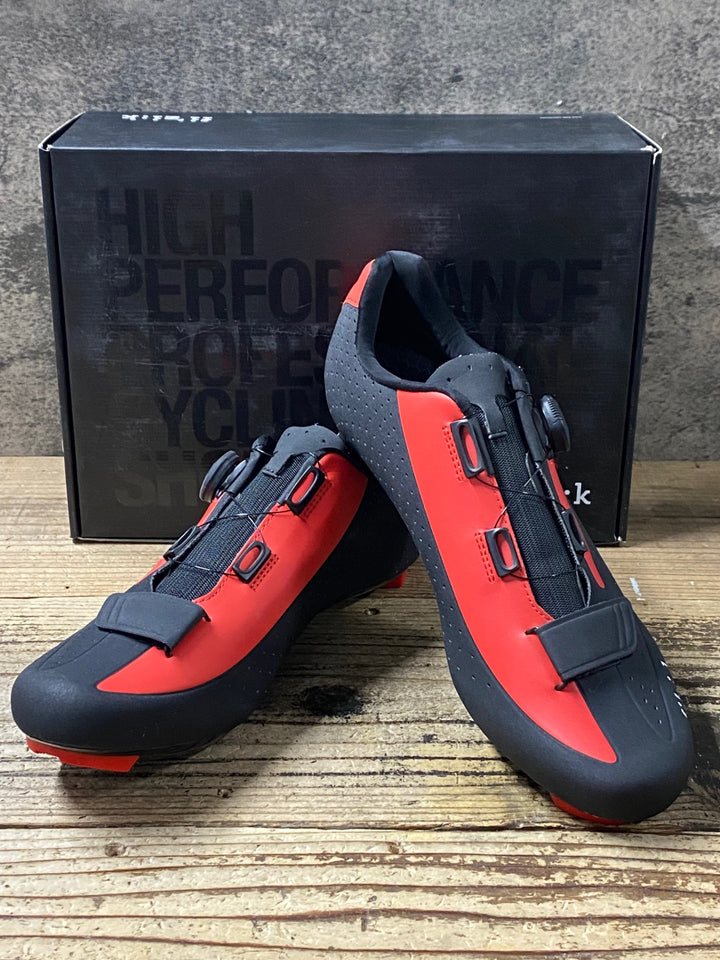 KI043 フィジーク fizik R5 BOA MAN ビンディングシューズ 3穴 黒赤 EU45