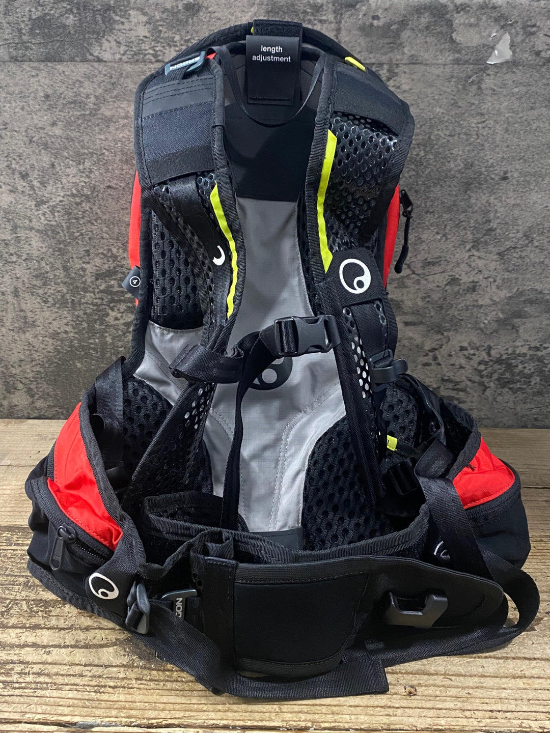 KM622 エルゴン ERGON BE3 ENDUEO バックパック 赤
