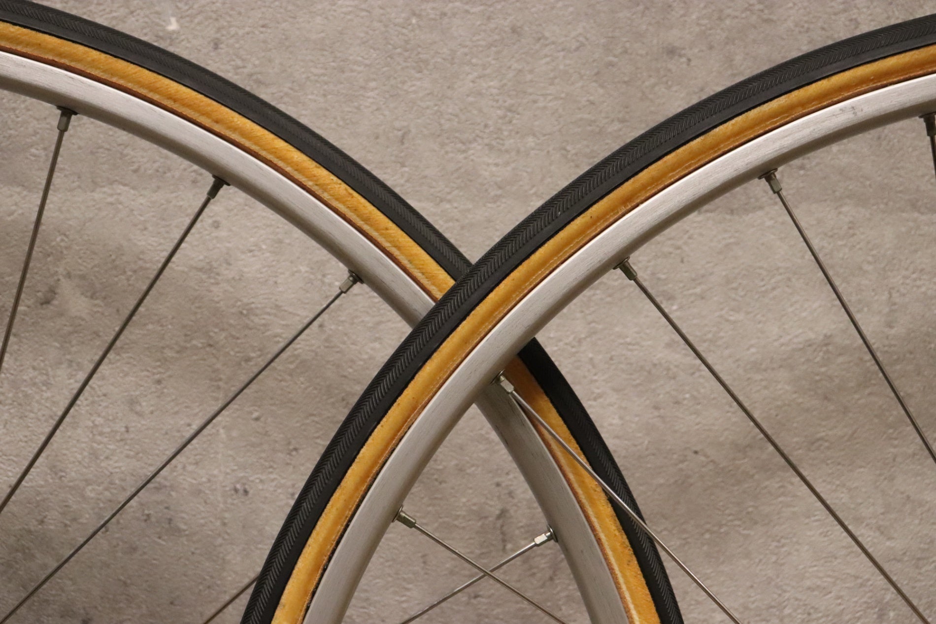 手組ホイール アンブロッシオ AMBROSIO モントリオール MONTREAL