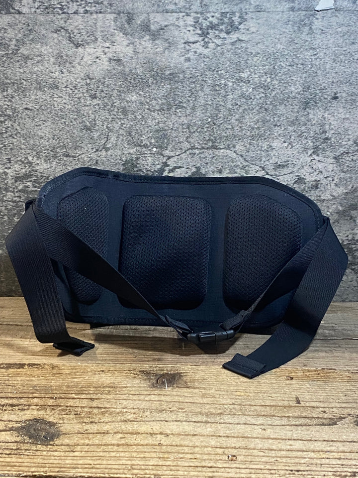 KC776 ラファ Rapha TRAIL HIP PACK ウエストポーチ 白 黒