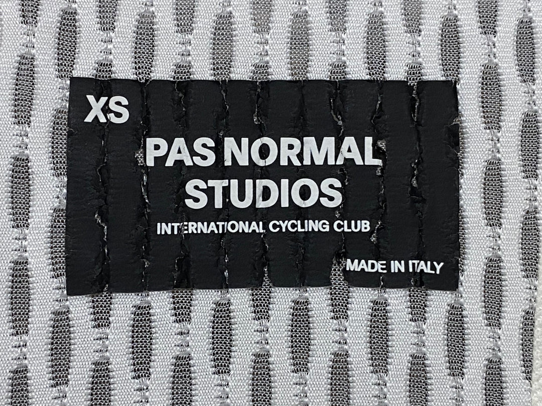 KD029 パスノーマルスタジオ PAS NORMAL STUDIOS メカニズム MECHANISM ビブショーツ オリーブ XS ※大腿部穴開きのためジャンク