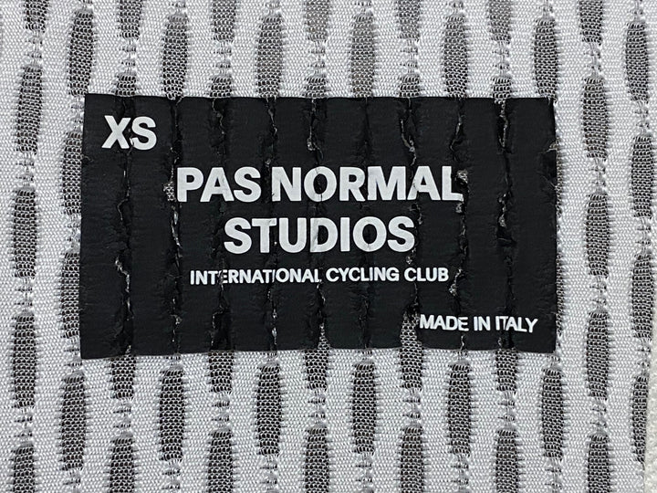 KD029 パスノーマルスタジオ PAS NORMAL STUDIOS メカニズム MECHANISM ビブショーツ オリーブ XS ※大腿部穴開きのためジャンク