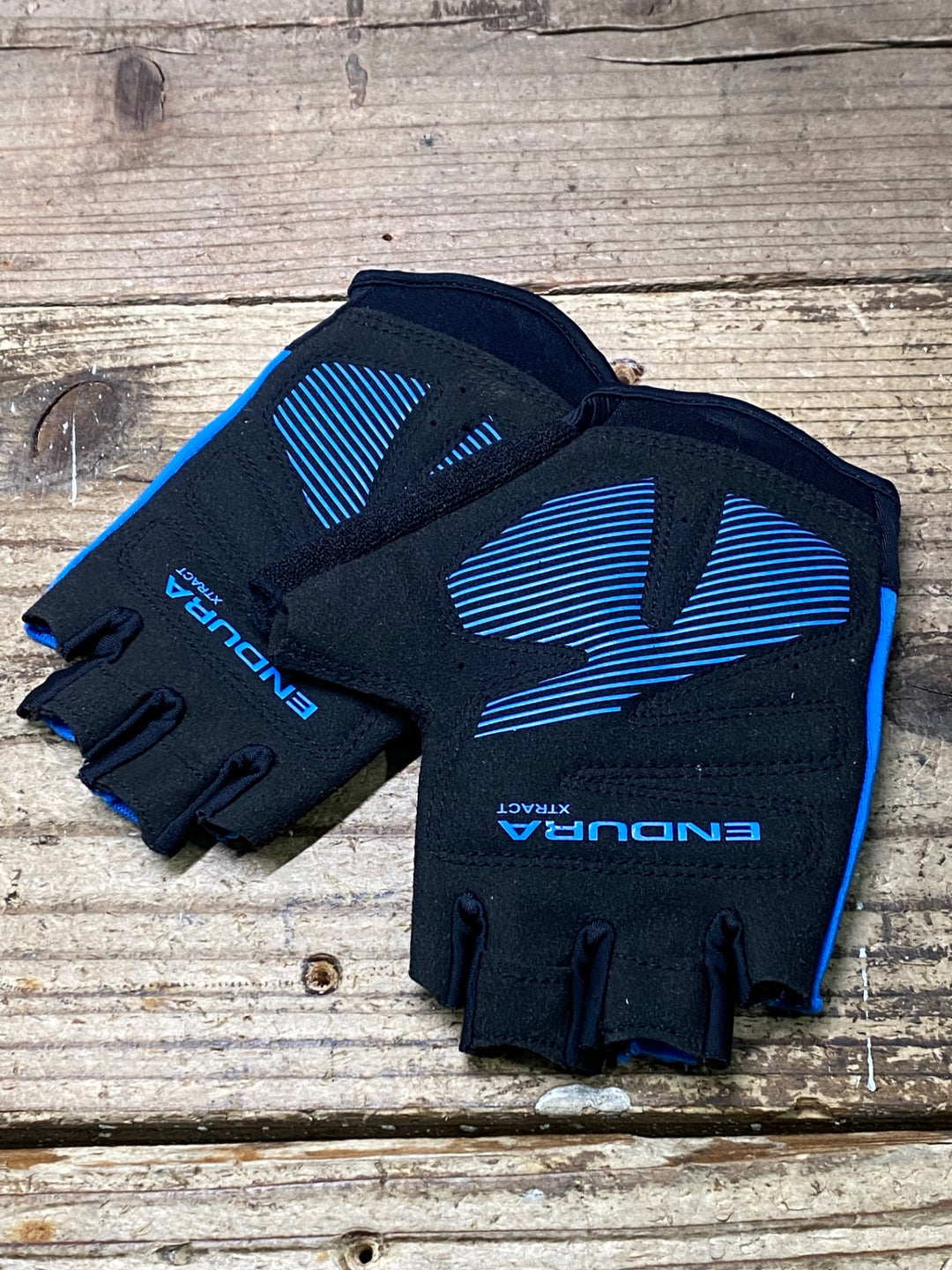 JN994 エンデュラ ENDURA 指ぬき グローブ 黒青 M