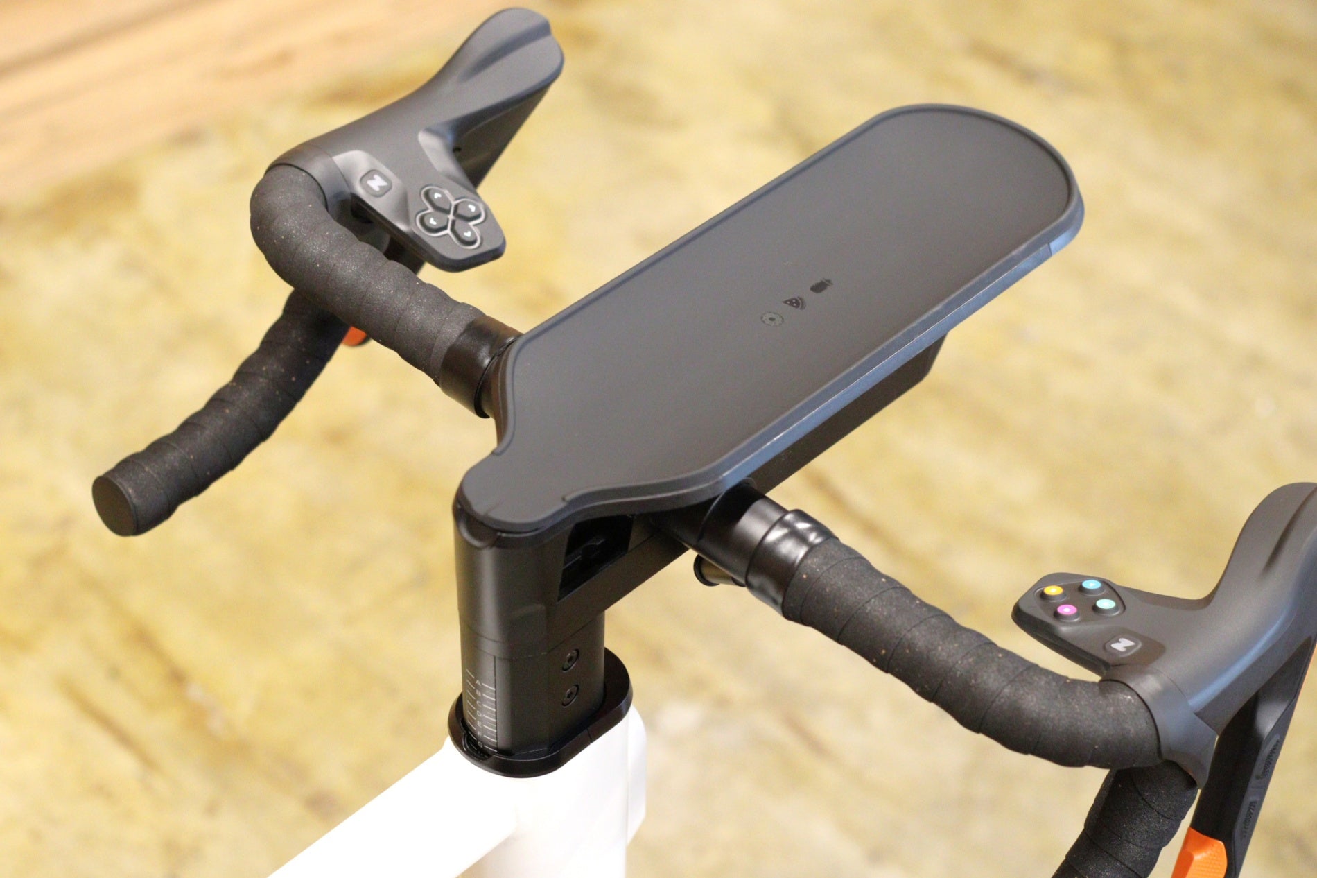 ズイフトライド Zwift Ride with キッカーコア KICKR CORE 1 スマート