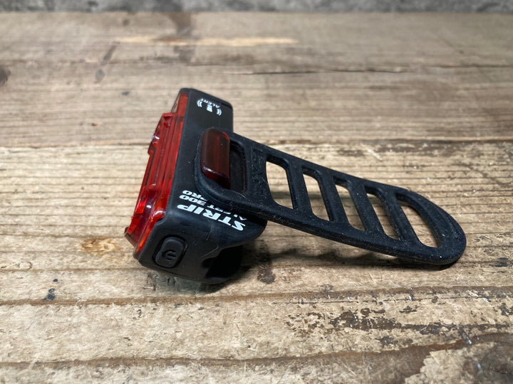 JM575 レザイン LEZYNE STRIP ALERT 300 PRO リアライト 点灯確認済