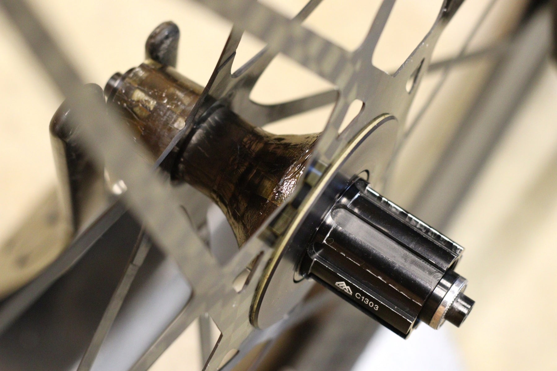 ロードバイク カーボンホイール 700c チューブラー カンパニョーロ 11s マッドファイバー MADFIBER TUBULAR カンパニョーロ 12/11S