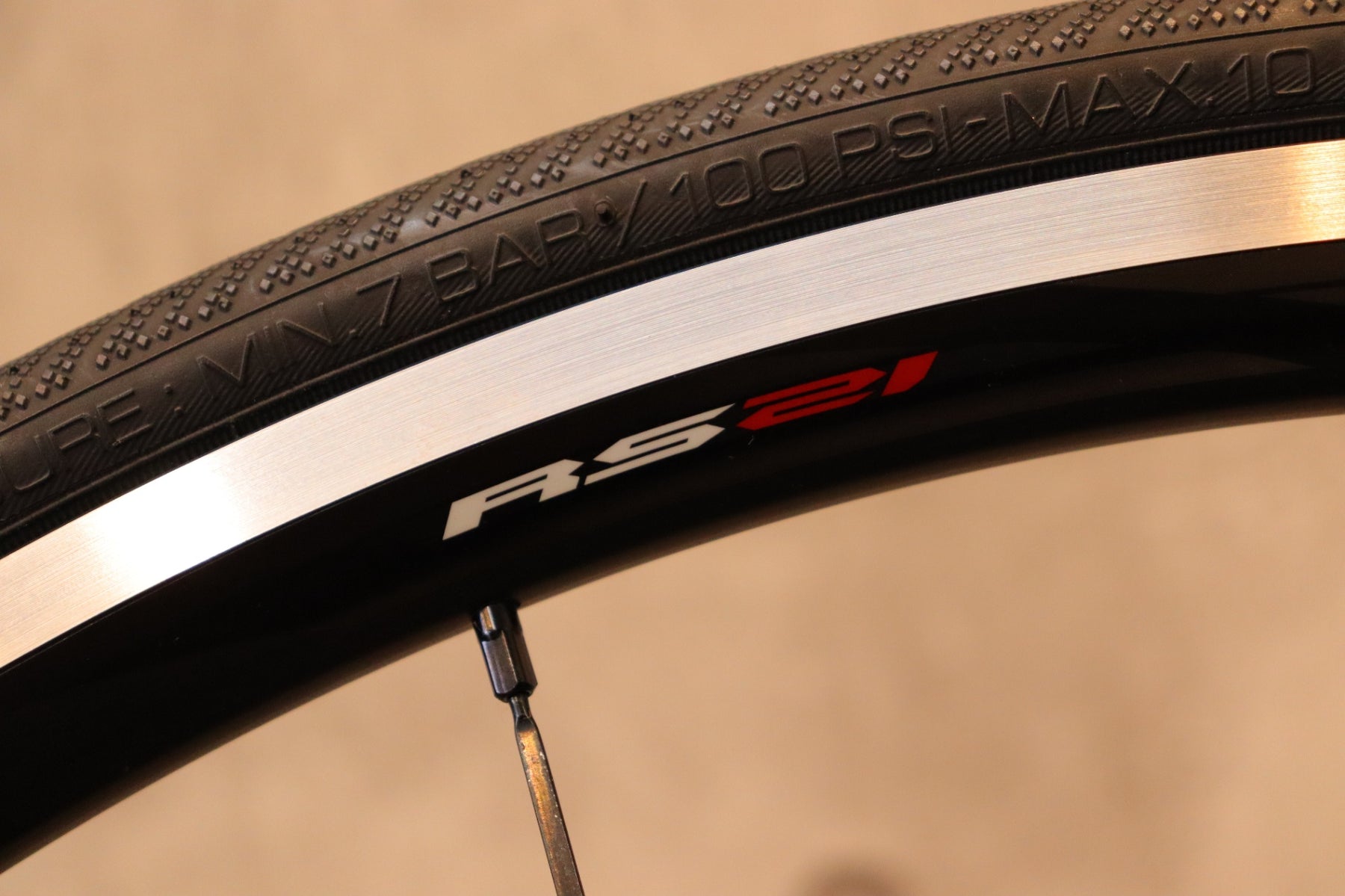 シマノ SHIMANO WH-RS21 アルミ クリンチャー ホイールセット シマノ