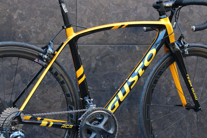 グスト GUSTO RCR TEAM DURO TL 2020モデル Mサイズ シマノ アルテグラ R8000 11S カーボン ロードバイク  ATTAQUE CARBON 45 【福岡店】