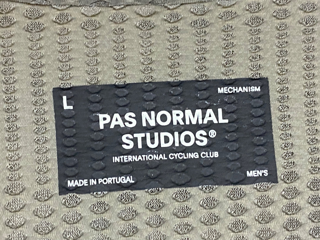 KJ284 パスノーマルスタジオ PAS NORMAL STUDIOS Men's Mechanism Pro Zipless Jersey 半袖 サイクルジャージ カーキ L