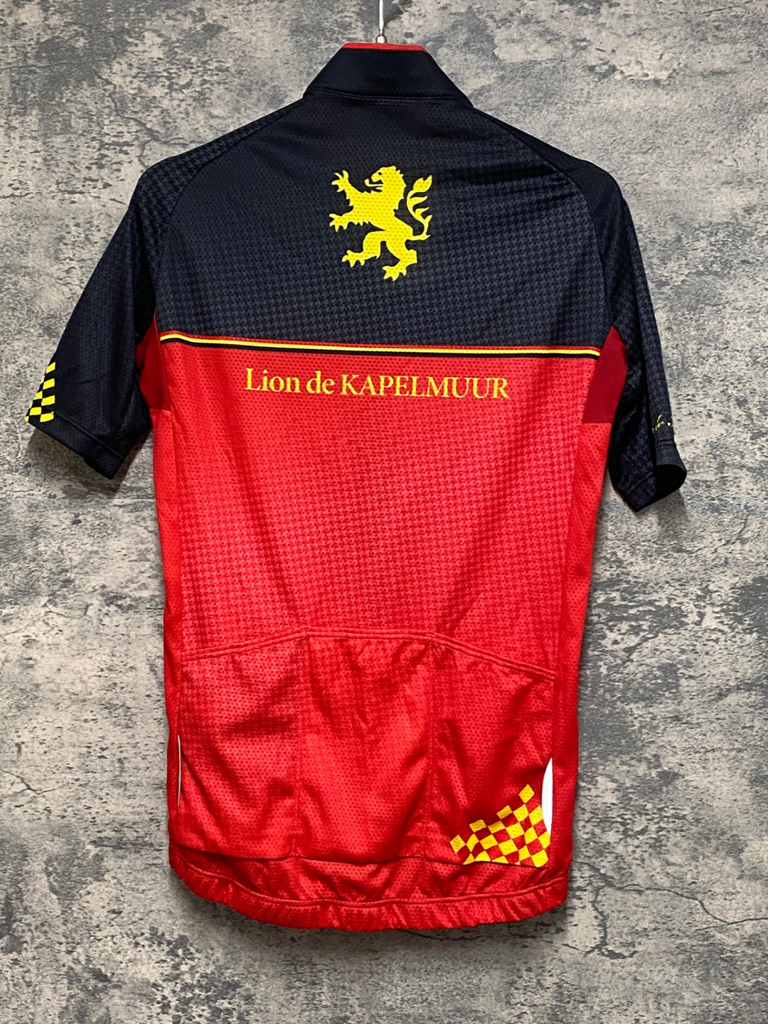 KF230 リオンドカペルミュール Lion de KAPELMUUR 半袖 サイクルジャージ 黒 赤 M