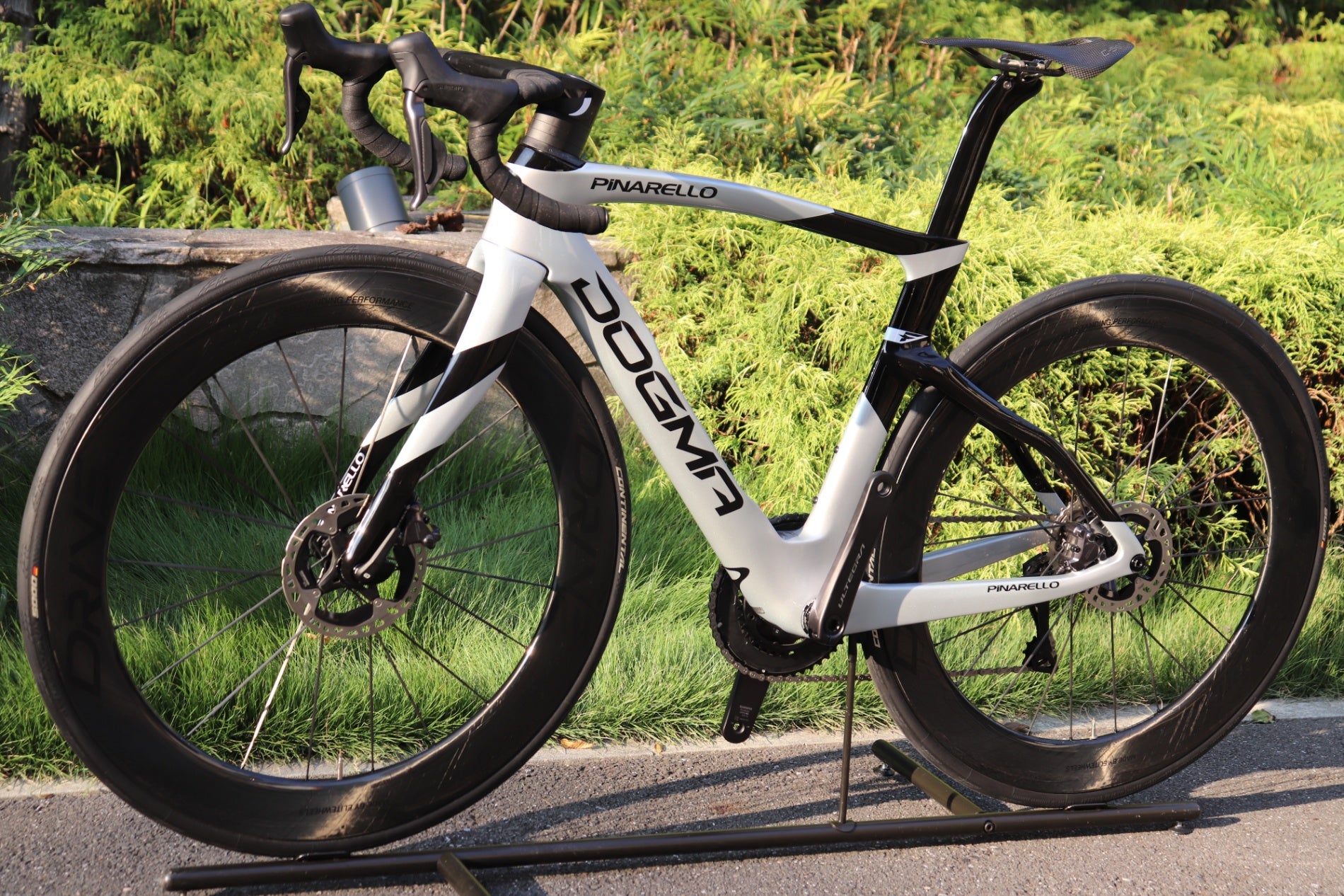新品コンポ】 決算SALE ピナレロ PINARELLO ドグマ DOGMA F 2024 500
