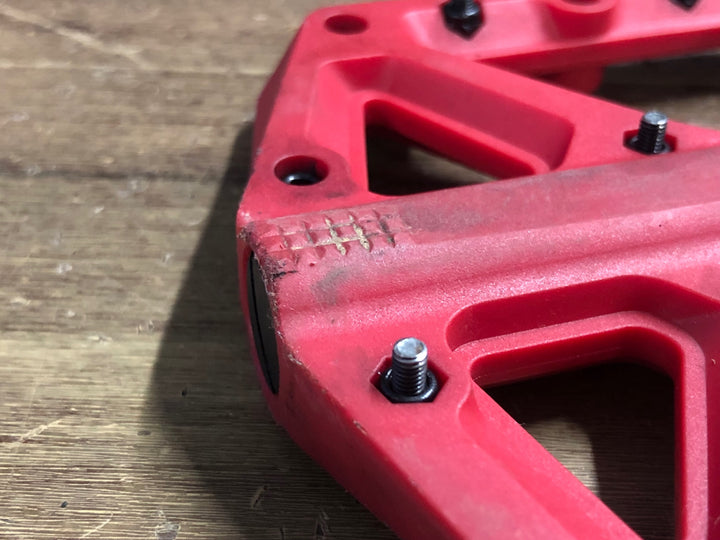 KA661 クランクブラザーズ CRANKBROTHERS Stamp 1 フラットペダル 赤