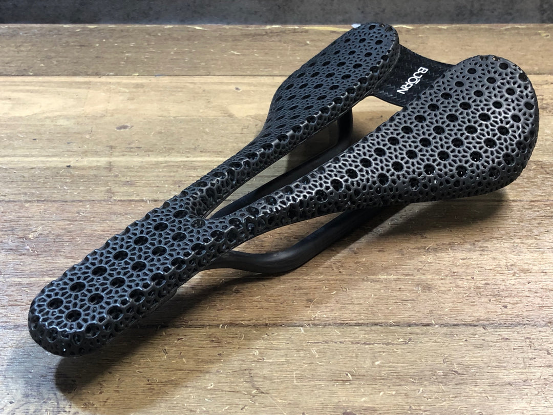JU880 ビョルン BJORN SETKA サドル 143mm