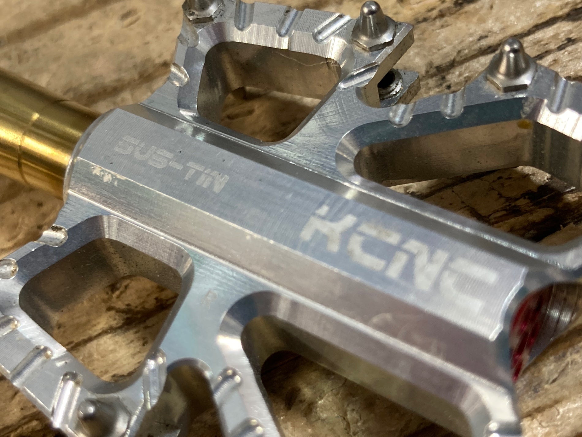 KH986 KCNC KYREX SLIM ROAD PLATFORM フラットペダル ステンレス