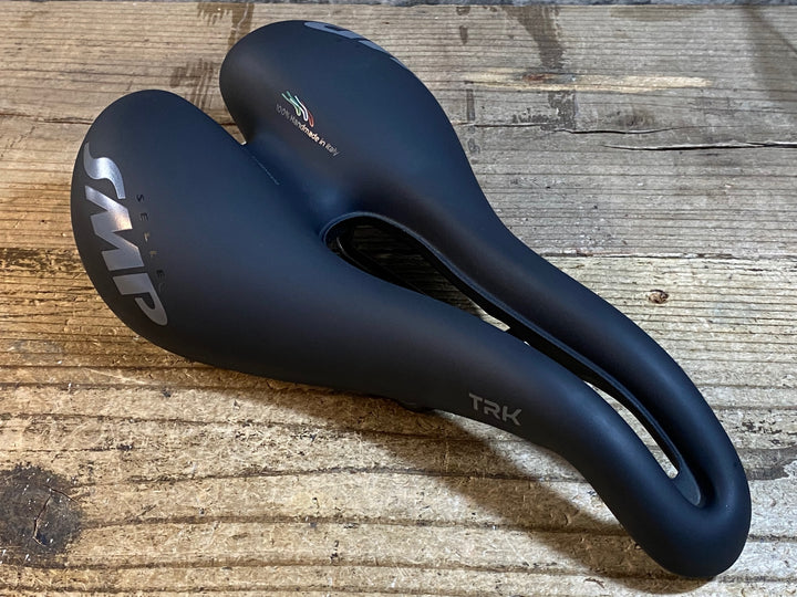 KB005 SELLE SMP TRK GEL サドル 177mm