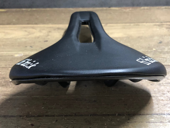 KL931 フィジーク fizik VENTO ANTARES R5 サドル S-Alloyレール 150mm