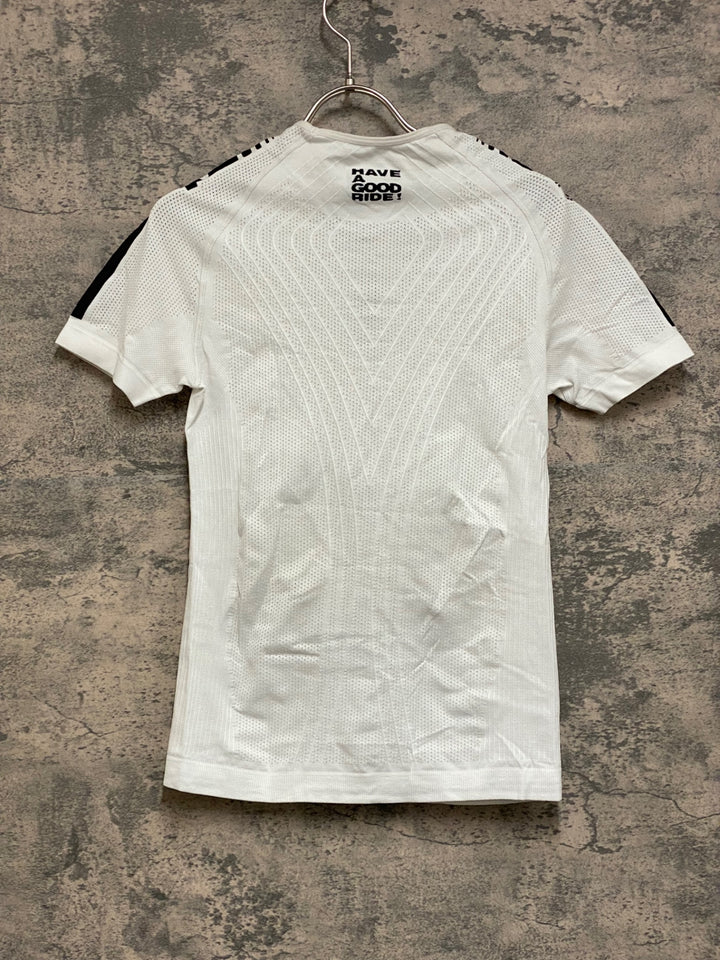 JN944 アソス assos SKINFOIL 1.4 SUMMER 半袖 ベースレイヤー インナー 白 1