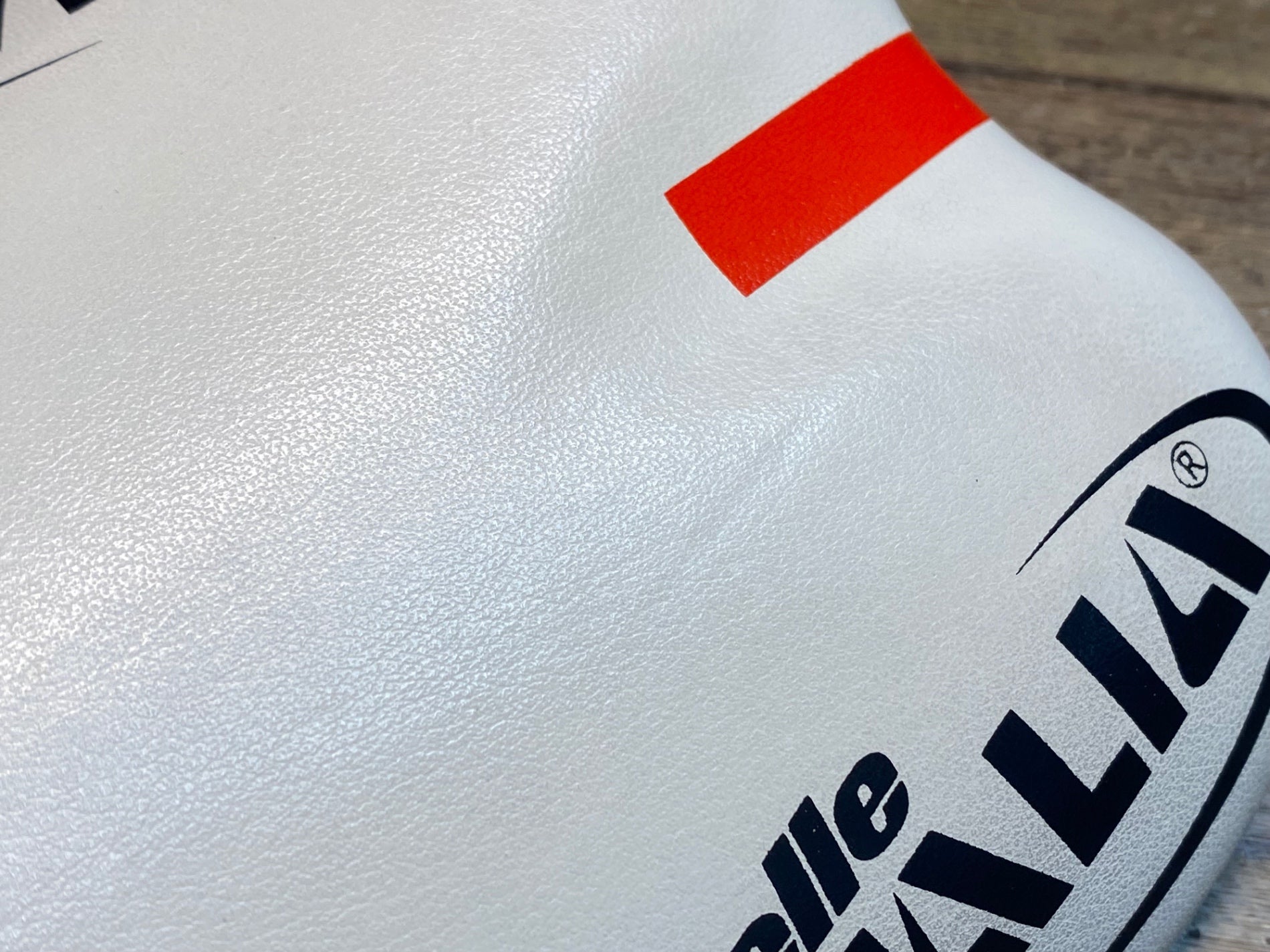 JM889 セライタリア selle ITALIA SLR Team Edition サドル 白