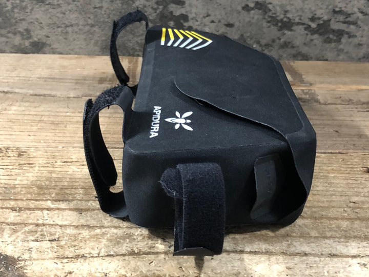 KM760 アピデュラ APIDURA RACING TOP TUBE BAG トップチューブバッグ 黒 1L