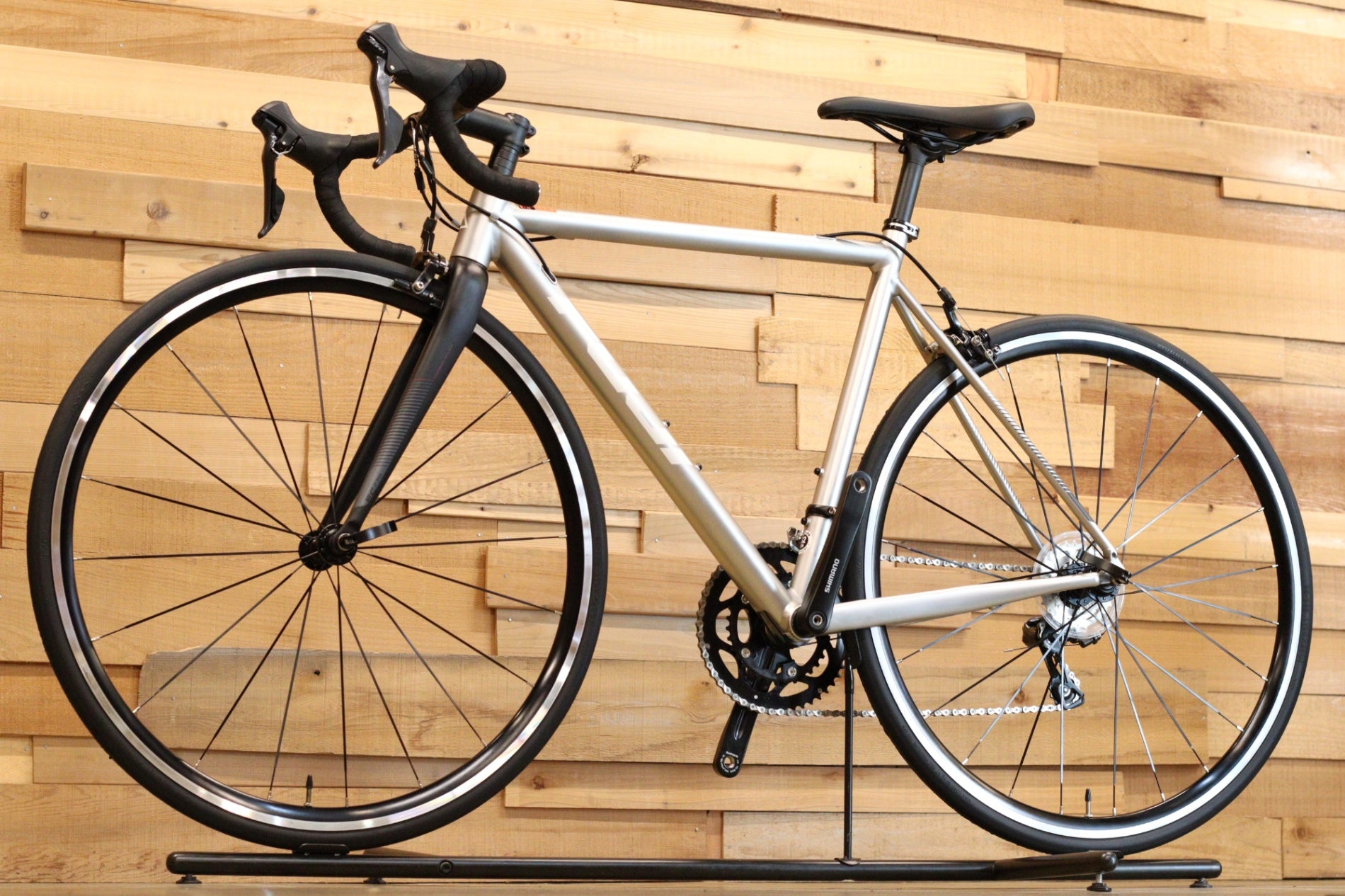 フジ FUJI ナオミ NAOMI 2023 52サイズ シマノ SORA R3000 MIX 9S