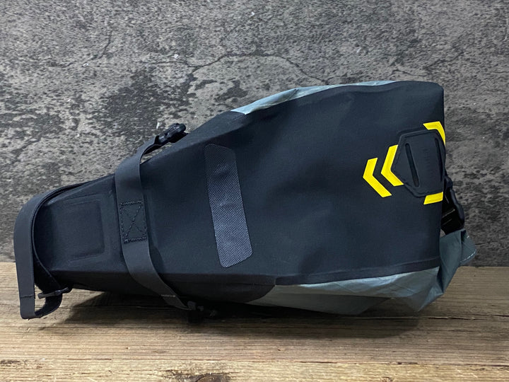 KQ675 アピデュラ APIDURA バックカントリーサドルパック BACKCOUNTRY SADDLE PACK 4.5L サドルバッグ 黒