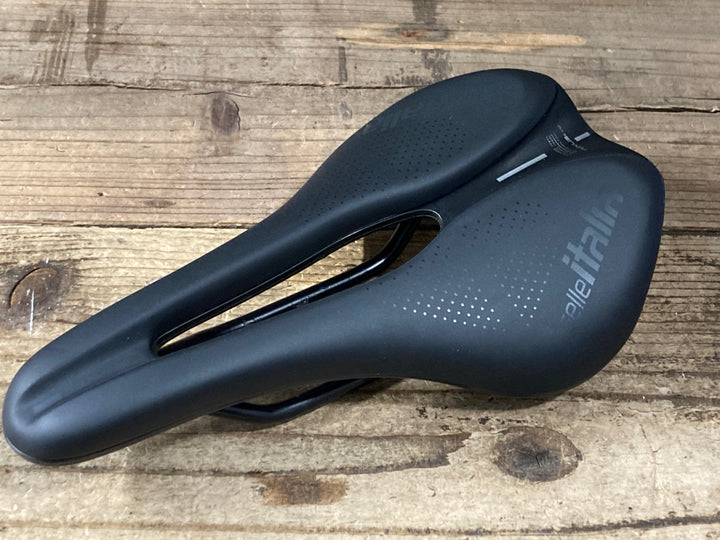 KM685 セライタリア selle italia NOVUS BOOST EVO GRAVEL TM SUPERFLOW 145mm MANGANESEレール