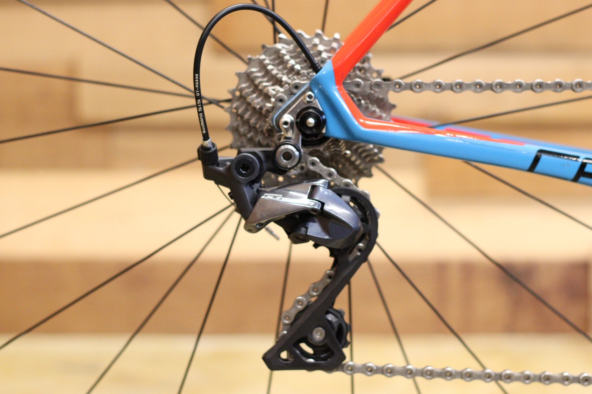 FOCUS「フォーカス」 CAYO 2016 シマノ105 FOCUS フォーカス CAYO カイヨ 2016モデル SHIMANO 105 MIXの