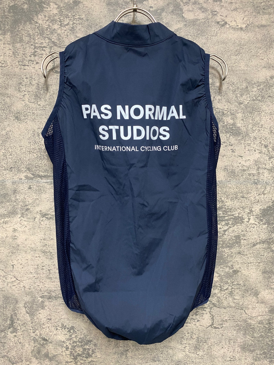 JY502 パスノーマルスタジオ PAS NORMAL STUDIOS Mechanism Stow Away Gilet ジレ サイクルベスト ネイビー M