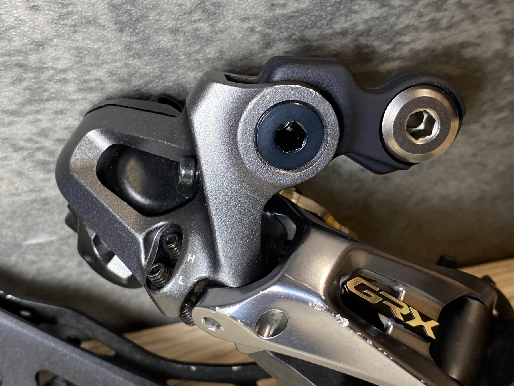 JP599 シマノ SHIMANO GRX RD-RX815 リアディレイラー 11S Di2 接続